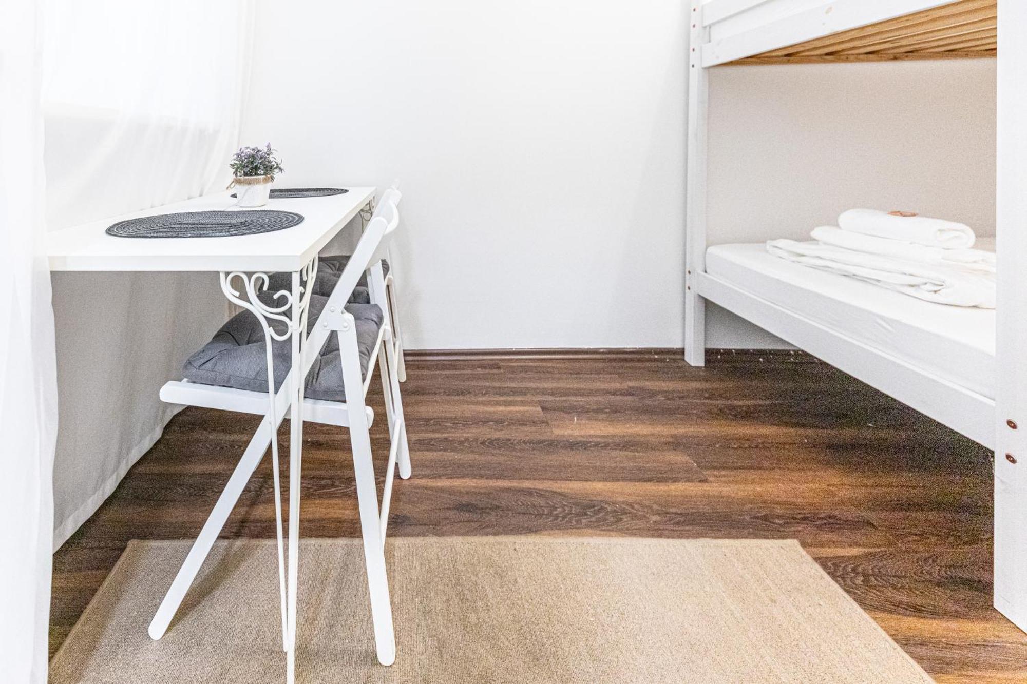 Habitación en casa particular & Affordable By Jr *
